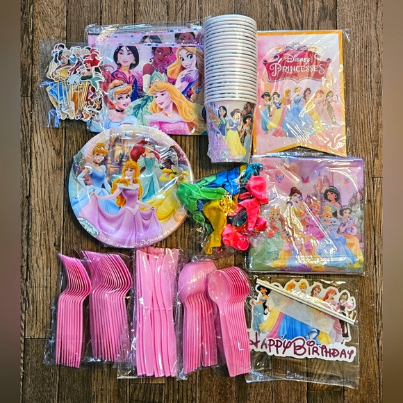 .New! Disney Princess Party Supplies Set - Pink - Picture 1 of 3